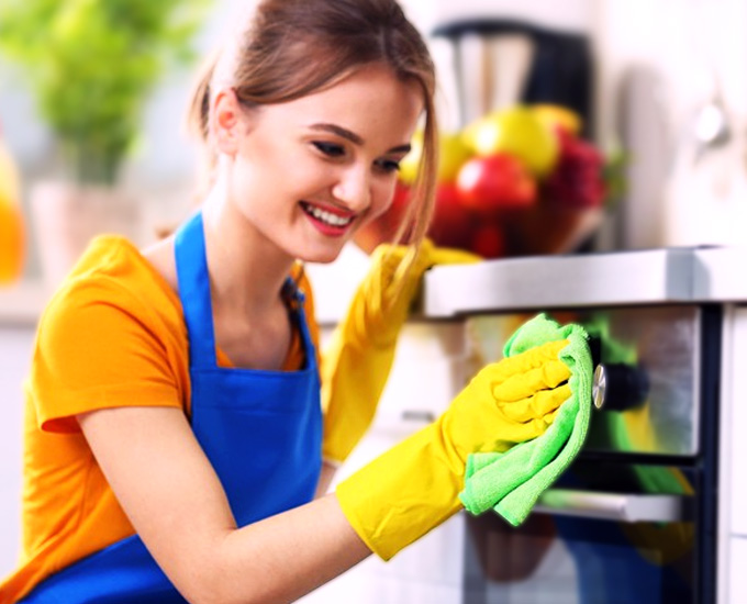 DIY-Vs.-Professional-cleaning